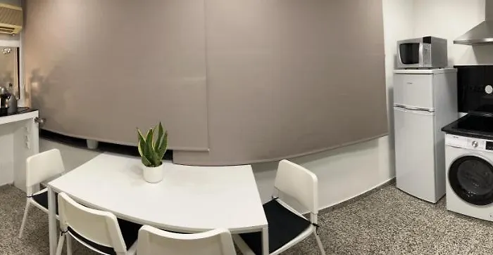 Modern & 3 Minutes From The River *