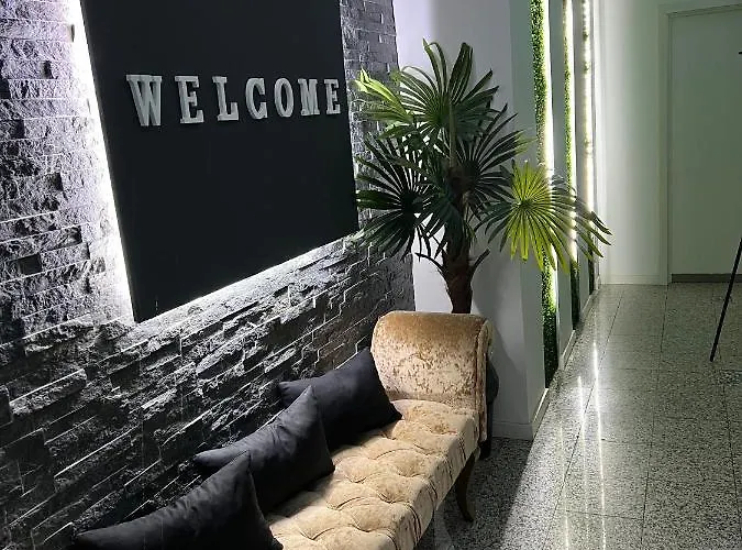 Modern & 3 Minutes From The River Apartman *