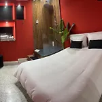 Modern & 3 Minutes From The River