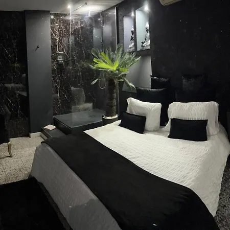 דירה Modern & 3 Minutes From The River *