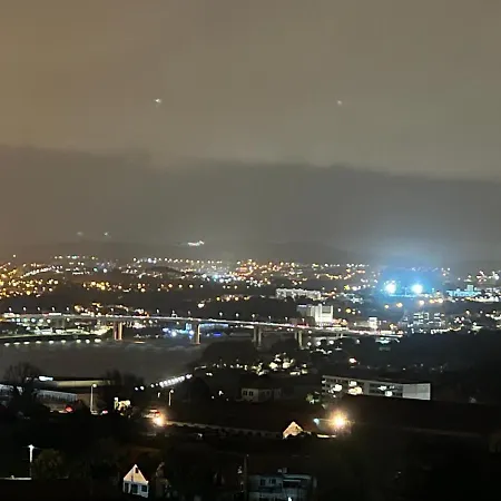 Modern & 3 Minutes From The River Apartment Vila Nova de Gaia